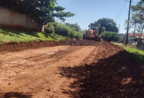Imagem descritiva da notícia São João do Ivaí intensifica manutenção de estradas rurais