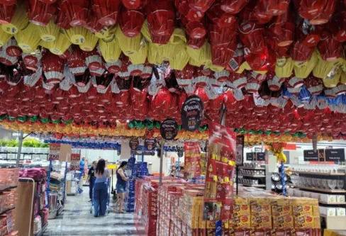 Imagem descritiva da notícia Alta no preço faz consumidores   buscarem alternativas na Páscoa
