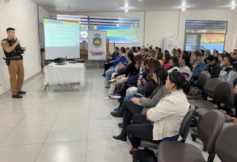 Imagem descritiva da notícia Escolas municipais recebem formação de segurança