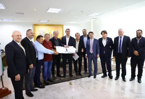 Imagem descritiva da notícia Governador encaminha projeto de nova ponte no Rio Ivaí para o DER-PR