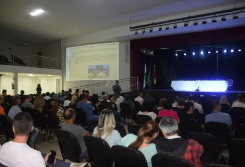 Imagem descritiva da notícia Ivaiporã discute implantação de estacionamento rotativo