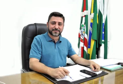 Imagem descritiva da notícia TJ-PR determina retorno do prefeito de Jandaia ao cargo