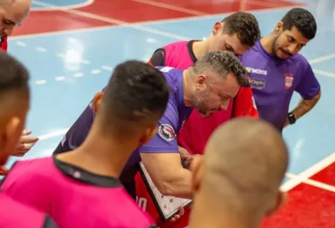 Imagem descritiva da notícia Após três rodadas, Apucarana Futsal decide demitir treinador