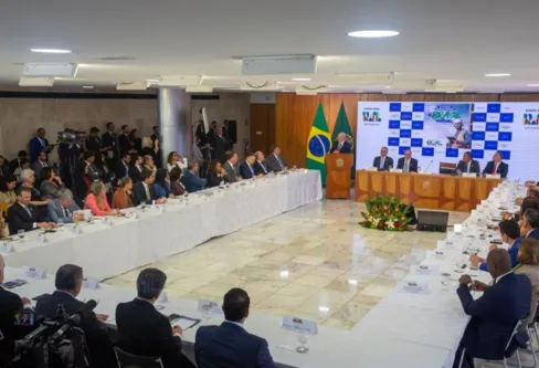 Imagem descritiva da notícia Na avaliação de governo, Lula ataca gestão do seu antecessor