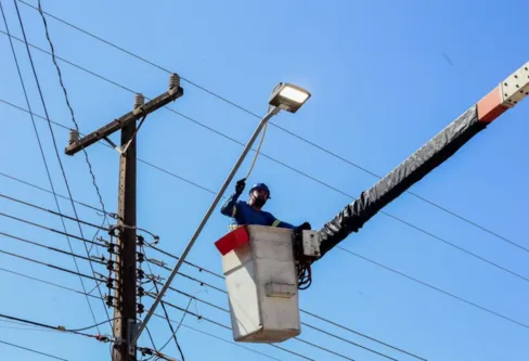 Imagem descritiva da notícia Luminárias de led chegam a mais 40 ruas de Apucarana