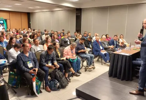 Imagem descritiva da notícia Prefeito apresenta projeto de Ivaiporã na Marcha a Brasília