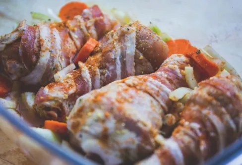 Imagem descritiva da notícia Inove na preparação do frango acrescentando bacon e mussarela