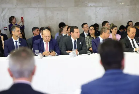 Imagem descritiva da notícia União lança plano de R$ 3 bi contra a violência nas escolas