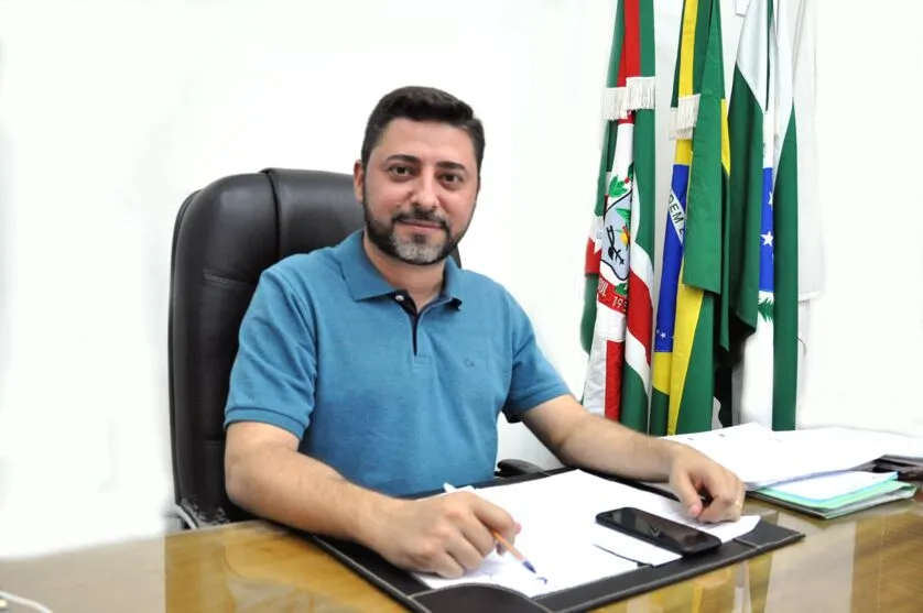 Lauro Junior (União Brasil), de Jandaia do Sul, na condição de presidente