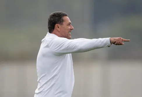Imagem descritiva da notícia Corinthians enfrenta o líder Botafogo para subir na tabela