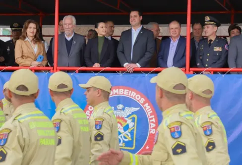 Imagem descritiva da notícia Governo do Paraná integra 419 novos bombeiros