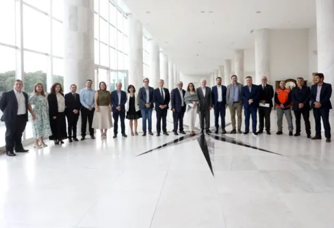 Imagem descritiva da notícia Paraná recebe US$ 30 milhões do Banco Mundial para gestão pública