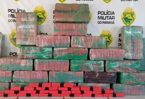 Imagem descritiva da notícia PM apreende 450 kg de maconha na PR-082 em Jardim Alegre