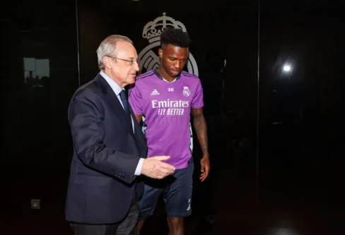 Imagem descritiva da notícia Real Madrid cobra punição a responsáveis por atos racistas