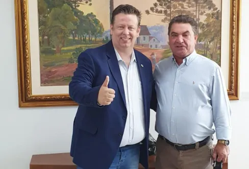 Imagem descritiva da notícia Onofre vai levar alunos para visitar Ratinho Jr.