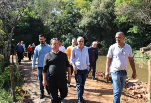 Imagem descritiva da notícia Diretor do IAT visita parque em Arapongas