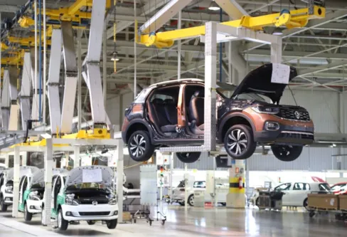 Imagem descritiva da notícia Governo vai cortar impostos para reduzir preço do carro