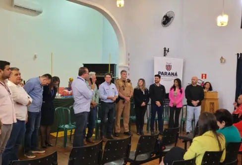 Imagem descritiva da notícia Escolas estaduais do Vale do Ivaí recebem kits de material esportivo