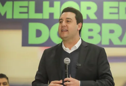 Imagem descritiva da notícia Ratinho Jr. é o governador mais bem avaliado do País
