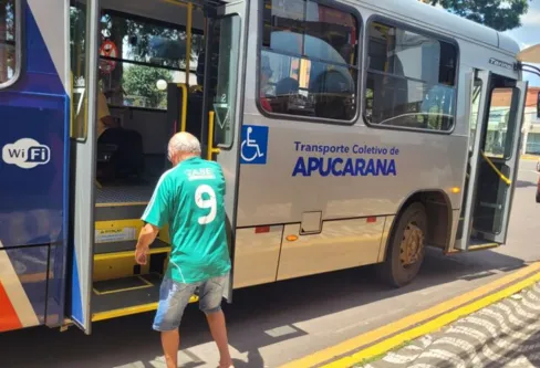 Imagem descritiva da notícia Cartão do transporte coletivo 
se torna obrigatório para idosos