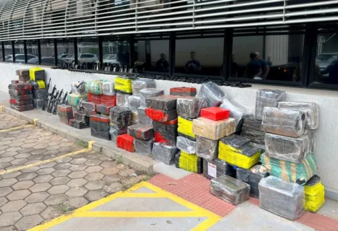 Imagem descritiva da notícia Em um mês, PM apreendeu 36 toneladas de maconha no Paraná