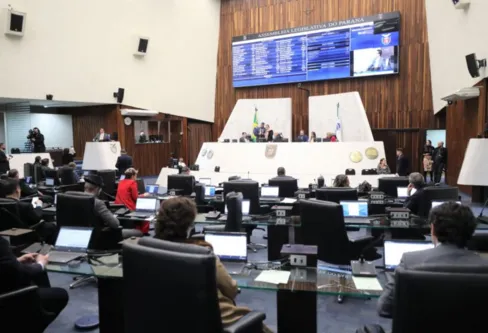 Imagem descritiva da notícia Assembleia encerra votação de projeto da LDO do Estado