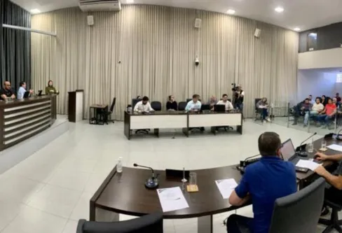 Imagem descritiva da notícia Câmara aprova projeto que disciplina uso de som em bares de Apucarana