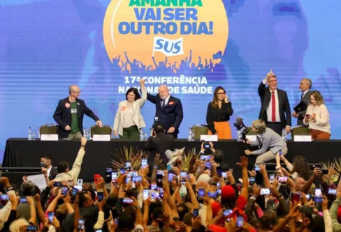 Imagem descritiva da notícia Governo federal vai pagar piso da enfermagem retroativo a maio