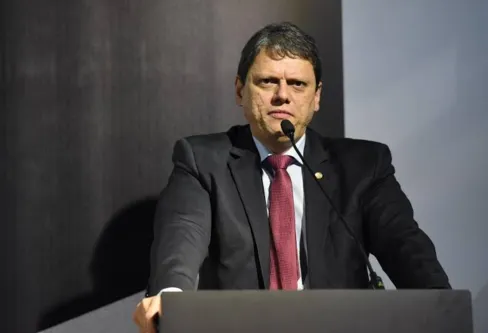 Imagem descritiva da notícia Governador de São Paulo é alvo de críticas