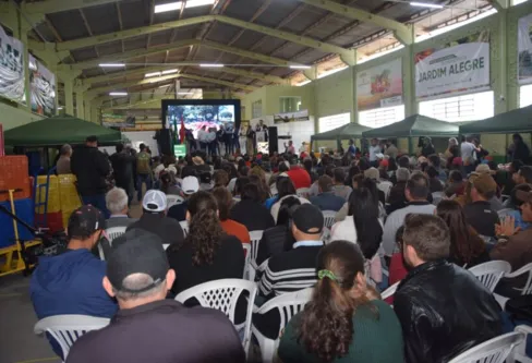 Imagem descritiva da notícia Ivaiporã inaugura centro de vendas da agricultura familiar