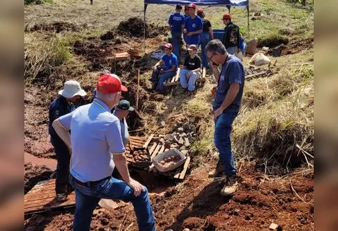 Imagem descritiva da notícia Ação recupera nascente no Dom Romeu Alberti