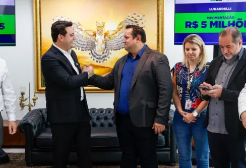 Imagem descritiva da notícia Lunardelli garante R$ 5 milhões para projetos de pavimentação