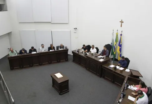 Imagem descritiva da notícia Câmara de Arapongas confirma recuo na ampliação de vagas