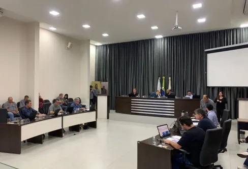 Imagem descritiva da notícia Câmara sugere implantação e uso da telemedicina na saúde de Apucarana