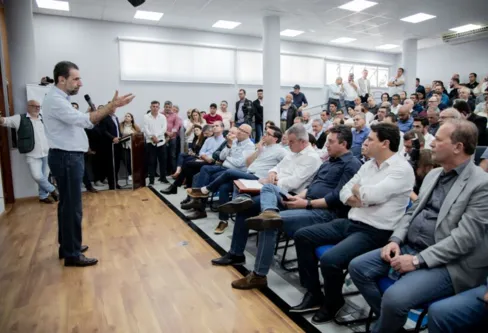 Imagem descritiva da notícia Diretor da Itaipu disponibiliza recursos para projetos dos municípios