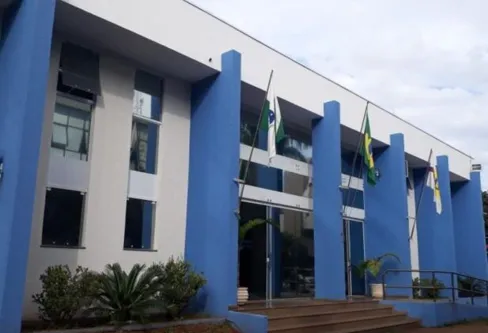 Imagem descritiva da notícia Quem fecha a porta?
