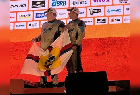 Imagem descritiva da notícia Dupla apucaranense conquista terceiro lugar no Rally dos Sertões