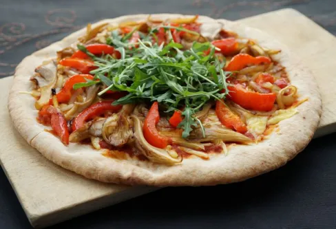 Imagem descritiva da notícia Massa de pizza é mais fácil de fazer do que se imagina; experimente