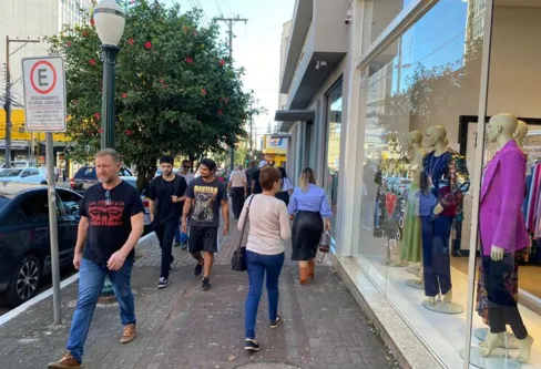 Imagem descritiva da notícia Dia dos Pais promete movimentar comércio