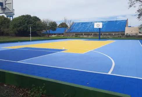 Imagem descritiva da notícia Projeto-piloto reforma quadra esportiva de colégio em Jandaia