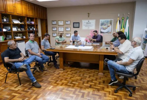 Imagem descritiva da notícia Prefeito e deputado avaliam os programas de Apucarana