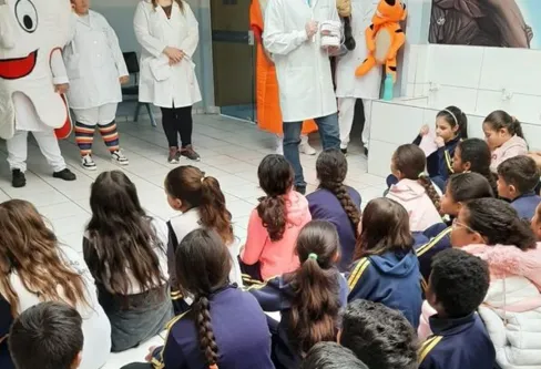 Imagem descritiva da notícia Arapongas leva prevenção de saúde bucal para as escolas