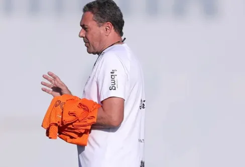 Imagem descritiva da notícia Com um ‘time’ de pendurados, Corinthians encara o Botafogo