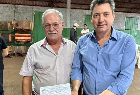 Imagem descritiva da notícia Ex-prefeito de Jandaia se filia ao MDB