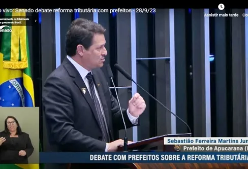 Imagem descritiva da notícia Prefeito discute reforma tributária com senadores