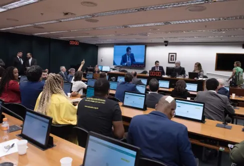 Imagem descritiva da notícia PEC poderá acabar com cotas para as mulheres