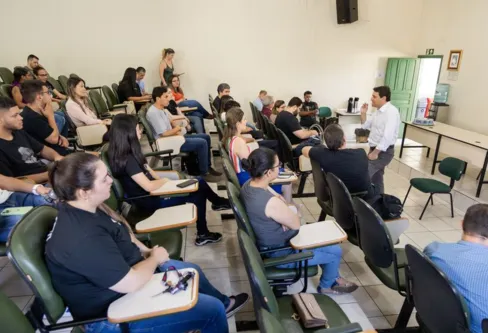 Imagem descritiva da notícia Prefeito dá palestra sobre gestão pública na Unespar