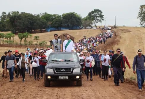 Imagem descritiva da notícia Ivaiporã reúne 900 peregrinos em caminhada religiosa