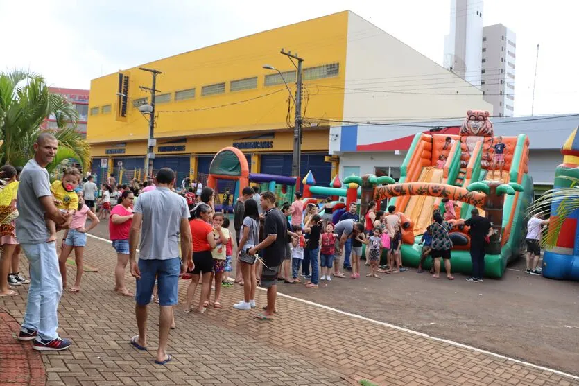 Imagem descritiva da notícia Dia das Crianças lota praça em Ivaiporã