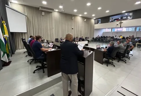 Imagem descritiva da notícia Câmara aprova continuidade de processo contra vereador